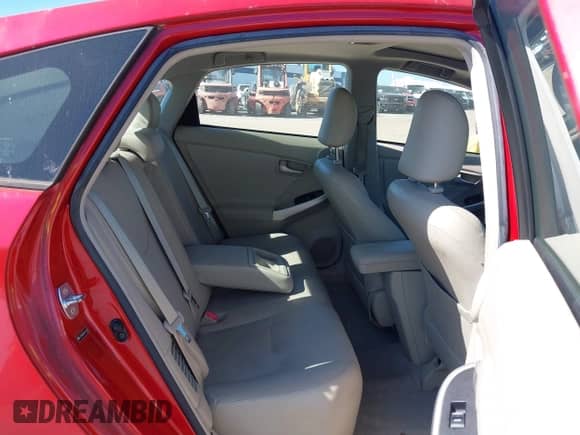 2010 Toyota Prius III z VIN JTDKN3DU8A0144969, wystawiony jako IAAI lot #43451399 z przebiegiem 143 954 mil mil oraz . Historia ofert i sprzedaży dostępna na DreamBid. Obrazek 8.