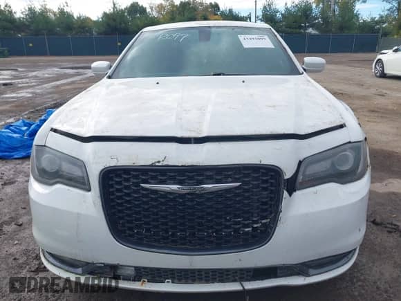 2015 Chrysler 300 S с VIN 2C3CCABG9FH767147, выставлен на аукционе IAAI как лот 43492099 с пробегом 155 361 миль миль и . История ставок и продаж доступна на DreamBid. Изображение 11.