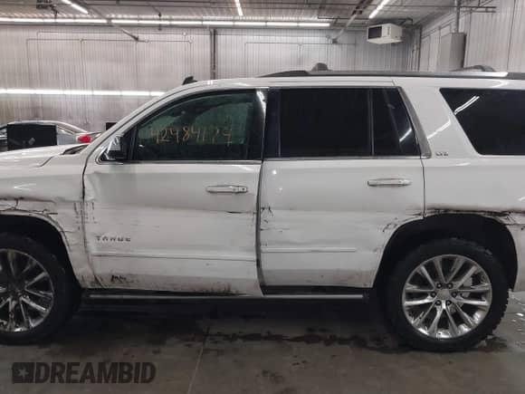 2015 Chevrolet Tahoe LTZ с VIN 1GNSKCKC6FR188823, выставлен на аукционе IAAI как лот 42484174 с пробегом 187 547 миль миль и . История ставок и продаж доступна на DreamBid. Изображение 14.
