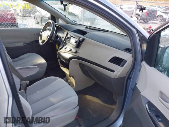 2011 Toyota Sienna with VIN 5TDKA3DC2BS006412, listed as a IAAI auction lot 41493473 with 162,063 mi miles and . Bid and sale history available at DreamBid. Image 5.