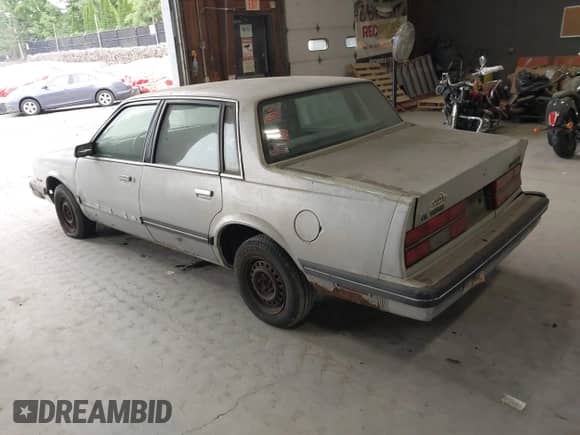1984 Chevrolet Celebrity с VIN 1G1AW19X0EG195324, выставлен на аукционе IAAI как лот 42896901 с пробегом 91 614 миль миль и . История ставок и продаж доступна на DreamBid. Изображение 3.