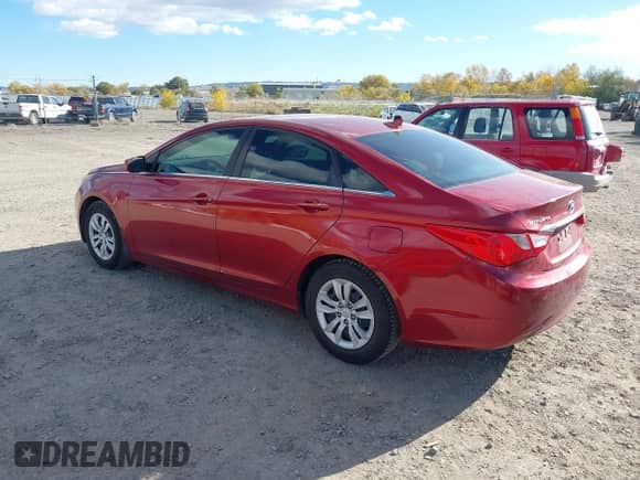 2012 Hyundai Sonata GLS z VIN 5NPEB4AC8CH484099, wystawiony jako IAAI lot #43523389 z przebiegiem 133 471 mil mil oraz . Historia ofert i sprzedaży dostępna na DreamBid. Obrazek 3.