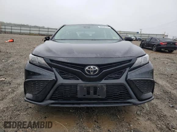 2021 Toyota Camry SE z VIN 4T1S11AK4MU543468, wystawiony jako Copart lot #60939165 z przebiegiem 30 311 mil mil oraz Szkoda całkowita • Salvage title. Historia ofert i sprzedaży dostępna na DreamBid. Obrazek 5.