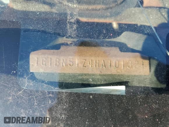 1987 Chevrolet Caprice z VIN 1G1BN51Z4HA101321, wystawiony jako Copart lot #68798424 z przebiegiem 89 528 mil mil oraz Szkoda całkowita • Salvage title. Historia ofert i sprzedaży dostępna na DreamBid. Obrazek 12.