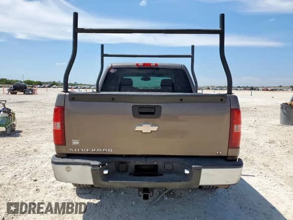 2008 Chevrolet Silverado 1500 1LT with VIN 2GCEC13JX81325875, listed as a Copart auction lot 71851205 with 308,421 mi miles and Salvage title. Bid and sale history available at DreamBid. Image 6.