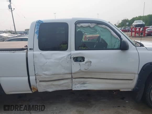 2005 Chevrolet Silverado 1500 Z71 с VIN 1GCEK19B45E232959, выставлен на аукционе IAAI как лот 42384106 с пробегом 146 304 миль миль и . История ставок и продаж доступна на DreamBid. Изображение 6.