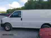 2013 Chevrolet Express Cargo z VIN 1GCWGFBA1D1114412, wystawiony jako IAAI lot #42813656 z przebiegiem 203 700 mil mil oraz . Historia ofert i sprzedaży dostępna na DreamBid. Obrazek 14.