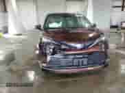 2023 Toyota Sienna XLE z VIN 5TDYSKFC2PS099048, wystawiony jako Copart lot #58905165 z przebiegiem 51 866 mil mil oraz Szkoda całkowita • Salvage title. Historia ofert i sprzedaży dostępna na DreamBid. Obrazek 14.
