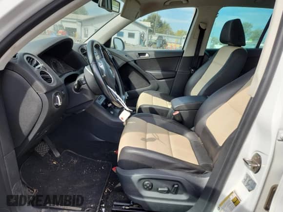 2017 Volkswagen Tiguan Wolfsburg Edition с VIN WVGRV7AX0HK000718, выставлен на аукционе Copart как лот 81674915 с пробегом 150 352 миль миль и Чистый • Clean title. История ставок и продаж доступна на DreamBid. Изображение 7.