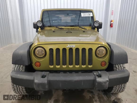 2008 Jeep Wrangler X z VIN 1J4FA24138L627219, wystawiony jako Copart lot #69300975 z przebiegiem 148 448 mil mil oraz Czysty tytuł • Clean title. Historia ofert i sprzedaży dostępna na DreamBid. Obrazek 5.