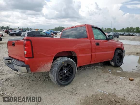2005 Chevrolet Silverado 1500 z VIN 1GCEC14X45Z352690, wystawiony jako Copart lot #63140875 z przebiegiem 105 293 mil mil oraz Szkoda całkowita • Salvage title. Historia ofert i sprzedaży dostępna na DreamBid. Obrazek 3.