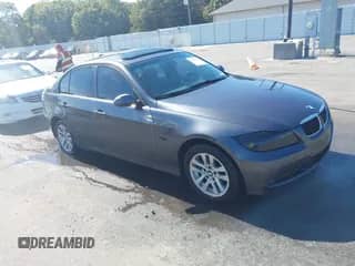 2007 BMW 3 Series 328i z VIN WBAVA33527PG52745, wystawiony jako IAAI lot #43529816 z przebiegiem 173 703 mil mil oraz . Historia ofert i sprzedaży dostępna na DreamBid. Obrazek 1.