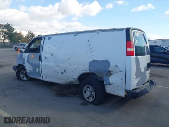2006 Chevrolet Express Cargo с VIN 1GCGG25V761112209, выставлен на аукционе IAAI как лот 41742216 с пробегом Не указан миль и . История ставок и продаж доступна на DreamBid. Изображение 14.