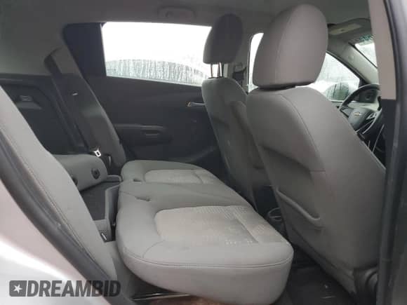 2013 Chevrolet Sonic LS z VIN 1G1JA6SG0D4245581, wystawiony jako Copart lot #72187644 z przebiegiem 65 308 mil mil oraz Czysty tytuł • Clean title. Historia ofert i sprzedaży dostępna na DreamBid. Obrazek 10.