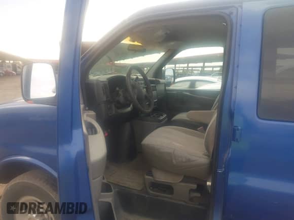 2003 Chevrolet Express Passenger с VIN 1GAHG35UX31196340, выставлен на аукционе IAAI как лот 43114925 с пробегом 283 024 миль миль и . История ставок и продаж доступна на DreamBid. Изображение 12.