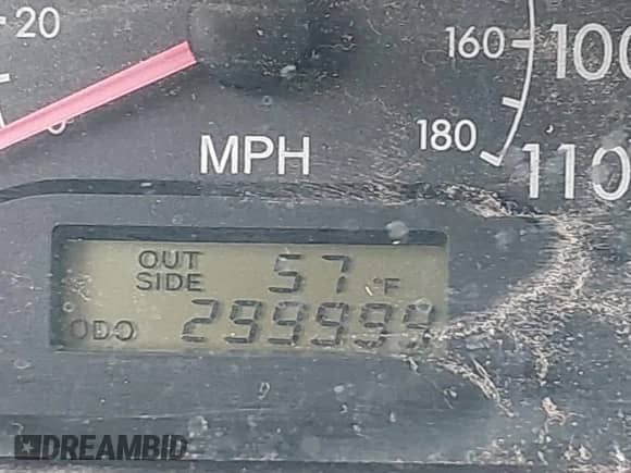 2005 Toyota Corolla CE with VIN 1NXBR32E55Z535152, listed as a IAAI auction lot 43454770 with 299,999 mi miles and . Bid and sale history available at DreamBid. Image 7.