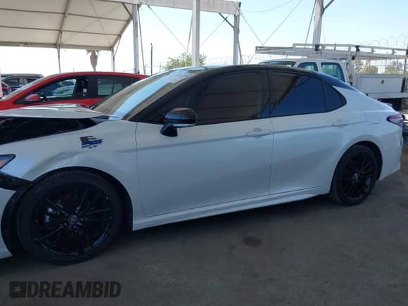 2023 Toyota Camry Hybrid XSE с VIN 4T1K31AK1PU058106, выставлен на аукционе IAAI как лот 42512255 с пробегом 101 233 миль миль и . История ставок и продаж доступна на DreamBid. Изображение 14.