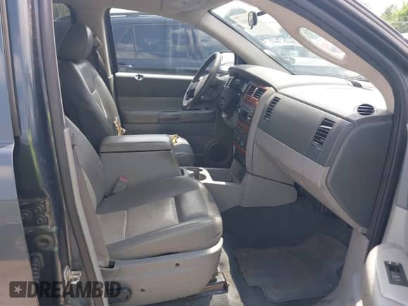 2008 Dodge Durango SLT with VIN 1D8HB48258F103158, listed as a IAAI auction lot 42540084 with 232,125 mi miles and . Bid and sale history available at DreamBid. Image 5.