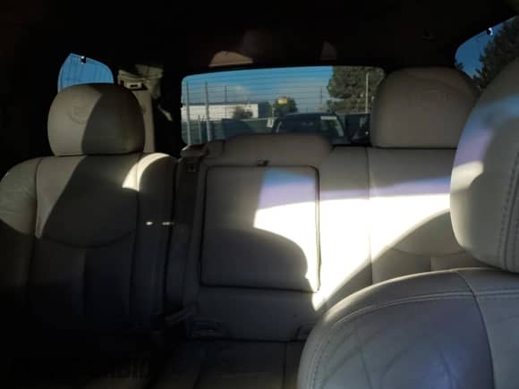 2005 Cadillac Escalade with VIN 1GYEK63N95R111749, listed as a Copart auction lot 89446285 with 132,237 mi miles and Clean title. Bid and sale history available at DreamBid. Image 10.