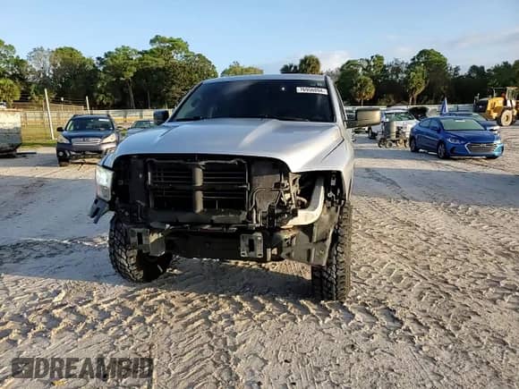 2017 Ram 1500 SLT z VIN 1C6RR7LT5HS713110, wystawiony jako Copart lot #76956094 z przebiegiem 275 531 mil mil oraz Szkoda całkowita • Salvage title. Historia ofert i sprzedaży dostępna na DreamBid. Obrazek 11.