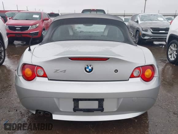 2003 BMW Z4 2.5i with VIN 4USBT33493LS43934, listed as a IAAI auction lot 42622362 with 85,894 mi miles and . Bid and sale history available at DreamBid. Image 16.