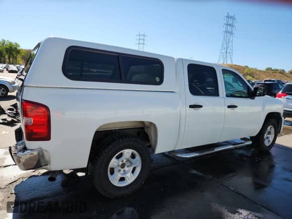 2008 Chevrolet Silverado 1500 1LT with VIN 2GCEK13J681252801, listed as a Copart auction lot 80840725 with 198,886 mi miles and Salvage title. Bid and sale history available at DreamBid. Image 3.