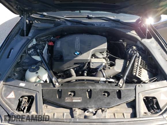 2013 BMW 5 Series 528i с VIN WBAXG5C51DD231323, выставлен на аукционе Copart как лот 85003835 с пробегом 150 585 миль миль и Чистый • Clean title. История ставок и продаж доступна на DreamBid. Изображение 11.