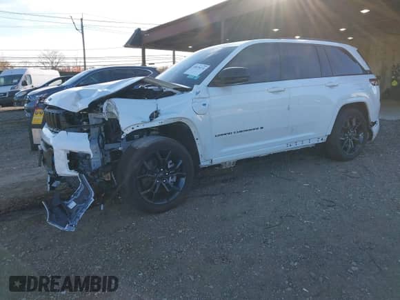 2024 Jeep Grand Cherokee z VIN 1C4RJYB63R8510782, wystawiony jako IAAI lot #40878374 z przebiegiem 2 396 mil mil oraz . Historia ofert i sprzedaży dostępna na DreamBid. Obrazek 2.