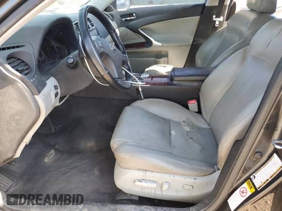 2006 Lexus IS 250 z VIN JTHCK262065004667, wystawiony jako Copart lot #63042315 z przebiegiem 242 738 mil mil oraz Czysty tytuł • Clean title. Historia ofert i sprzedaży dostępna na DreamBid. Obrazek 7.