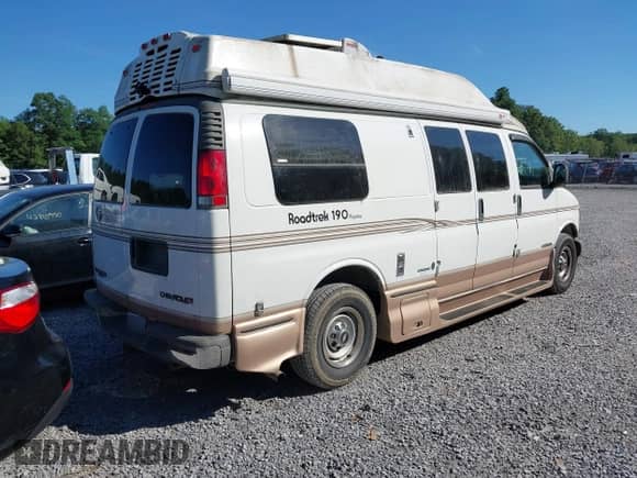 2002 Chevrolet Express с VIN 1GCHG39RX21236461, выставлен на аукционе IAAI как лот 42812196 с пробегом 45 009 миль миль и . История ставок и продаж доступна на DreamBid. Изображение 4.