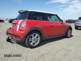 2011 MINI Hardtop S with VIN WMWSV3C50BTY12562, listed as a Copart auction lot 61183425 with 125,126 mi miles and Salvage title. Bid and sale history available at DreamBid. Image 3.