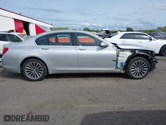 2011 BMW 7 Series 740i с VIN WBAKA4C53BC612440, выставлен на аукционе IAAI как лот 42003297 с пробегом 130 655 миль миль и . История ставок и продаж доступна на DreamBid. Изображение 14.