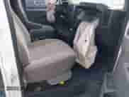 2017 Chevrolet Express Cargo z VIN 1GCZGHFG1H1340415, wystawiony jako IAAI lot #41475585 z przebiegiem Nie podano mil oraz . Historia ofert i sprzedaży dostępna na DreamBid. Obrazek 5.