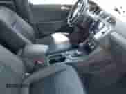 2021 Volkswagen Tiguan SE с VIN 3VV2B7AX5MM054356, выставлен на аукционе IAAI как лот 43035399 с пробегом 87 671 миль миль и . История ставок и продаж доступна на DreamBid. Изображение 5.