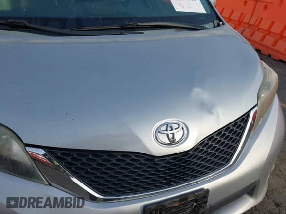 2011 Toyota Sienna SE with VIN 5TDXK3DC4BS070311, listed as a IAAI auction lot 41379741 with 138,589 mi miles and . Bid and sale history available at DreamBid. Image 18.