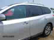 2013 Nissan Pathfinder SL with VIN 5N1AR2MM5DC686734, listed as a IAAI auction lot 42461385 with 171,071 mi miles and . Bid and sale history available at DreamBid. Image 14.