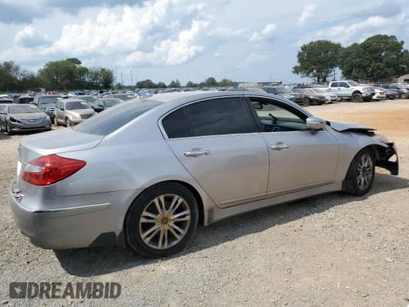 2013 Hyundai Genesis 3.8L z VIN KMHGC4DD3DU208863, wystawiony jako Copart lot #72703424 z przebiegiem 172 814 mil mil oraz Szkoda całkowita • Salvage title. Historia ofert i sprzedaży dostępna na DreamBid. Obrazek 3.