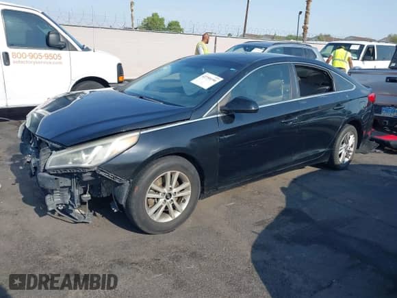 2015 Hyundai Sonata SE с VIN 5NPE24AFXFH003929, выставлен на аукционе IAAI как лот 42759190 с пробегом 173 366 миль миль и . История ставок и продаж доступна на DreamBid. Изображение 2.