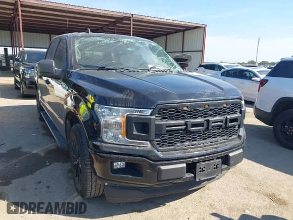 2020 Ford F-150 XL z VIN 1FTEW1CP3LFA12776, wystawiony jako IAAI lot #43393639 z przebiegiem 128 470 mil mil oraz . Historia ofert i sprzedaży dostępna na DreamBid. Obrazek 1.