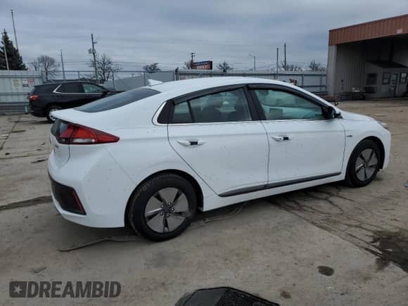 2020 Hyundai Ioniq SE с VIN KMHC75LC9LU188294, выставлен на аукционе Copart как лот 41082754 с пробегом 50 162 миль миль и . История ставок и продаж доступна на DreamBid. Изображение 3.