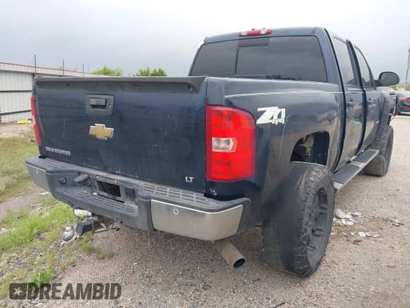 2008 Chevrolet Silverado 1500 LTZ with VIN 2GCEK133881111214, listed as a IAAI auction lot 41986926 with 215,979 mi miles and . Bid and sale history available at DreamBid. Image 4.