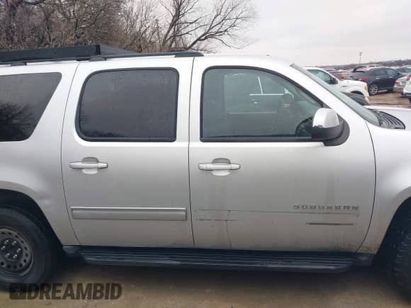 2014 Chevrolet Suburban LS с VIN 1GNSCHE08ER217393, выставлен на аукционе IAAI как лот 41563635 с пробегом 212 852 миль миль и . История ставок и продаж доступна на DreamBid. Изображение 13.