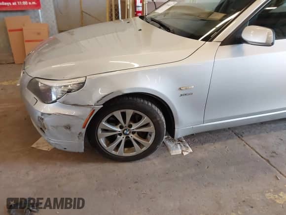 2010 BMW 5 Series 535i xDrive с VIN WBAPT7C55AC237067, выставлен на аукционе IAAI как лот 41964657 с пробегом 173 276 миль миль и . История ставок и продаж доступна на DreamBid. Изображение 13.