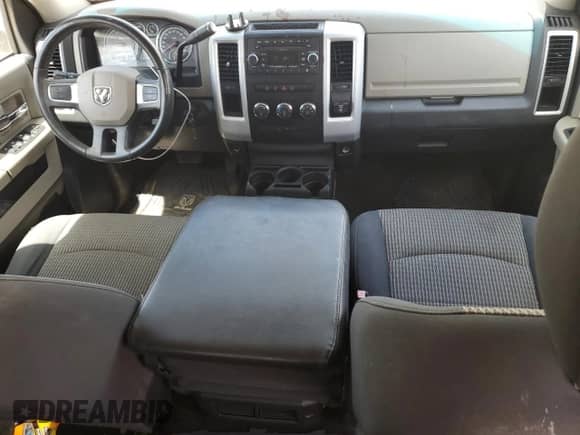 2009 Dodge 1500 SLT z VIN 1D3HB13T89J514718, wystawiony jako Copart lot #63907525 z przebiegiem 242 470 mil mil oraz Szkoda całkowita • Salvage title. Historia ofert i sprzedaży dostępna na DreamBid. Obrazek 8.