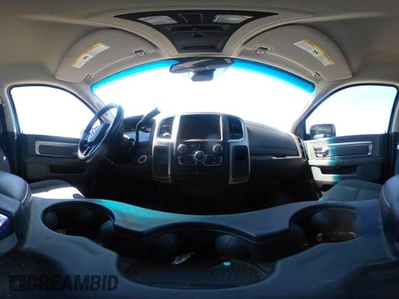 2013 Ram 1500 z VIN 1C6RR6LP5DS534444, wystawiony jako IAAI lot #43433054 z przebiegiem 176 440 mil mil oraz . Historia ofert i sprzedaży dostępna na DreamBid. Obrazek 18.