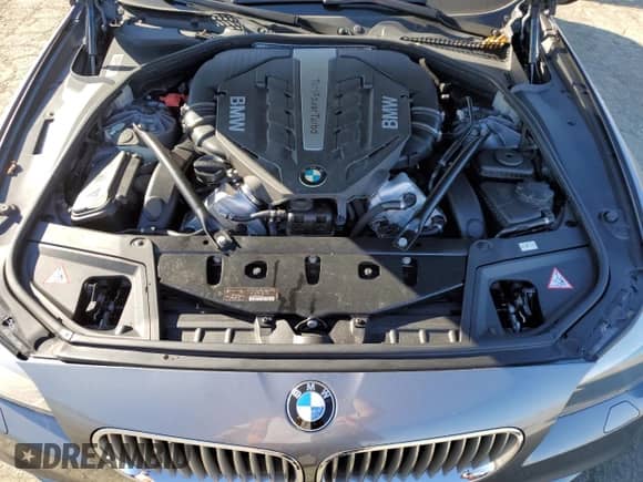 2013 BMW 5 Series 550i с VIN WBAFR9C53DDX80728, выставлен на аукционе Copart как лот 41894205 с пробегом 84 002 миль миль и Чистый • Clean title. История ставок и продаж доступна на DreamBid. Изображение 11.