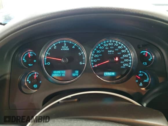 2013 Chevrolet Avalanche LTZ with VIN 3GNTKGE78DG245207, listed as a Copart auction lot 81122025 with 205,812 mi miles and Salvage title. Bid and sale history available at DreamBid. Image 9.