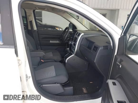 2008 Jeep Compass Sport with VIN 1J8FT47W78D661170, listed as a IAAI auction lot 43481804 with 179,362 mi miles and . Bid and sale history available at DreamBid. Image 5.