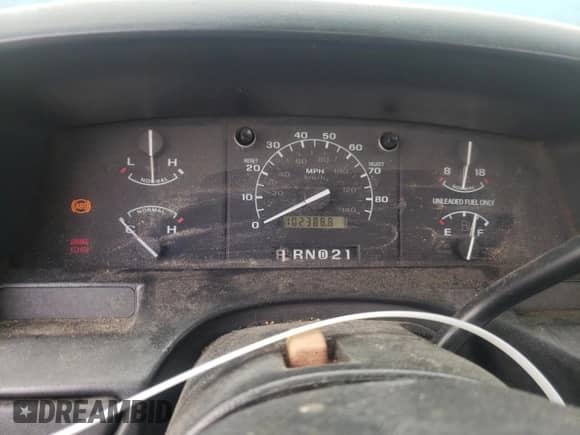 1996 Ford F-150 z VIN 2FTEF15N4TCA01681, wystawiony jako Copart lot #70951194 z przebiegiem 102 388 mil mil oraz Szkoda całkowita • Salvage title. Historia ofert i sprzedaży dostępna na DreamBid. Obrazek 9.