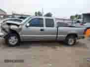 2002 GMC Sierra 1500 SLE с VIN 2GTEC19V121171588, выставлен на аукционе IAAI как лот 43076307 с пробегом 117 879 миль миль и . История ставок и продаж доступна на DreamBid. Изображение 13.